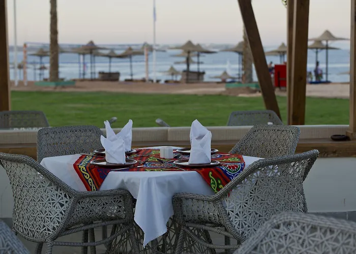 Resort Amphoras