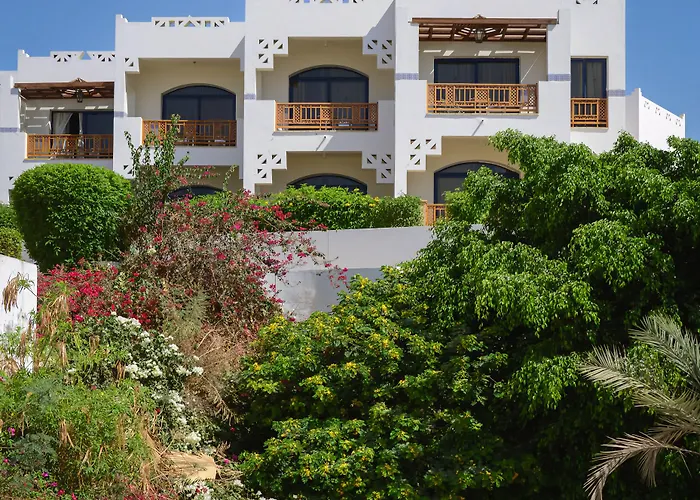 Resort Amphoras 5*