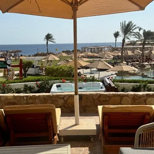 Resort Amphoras 5*